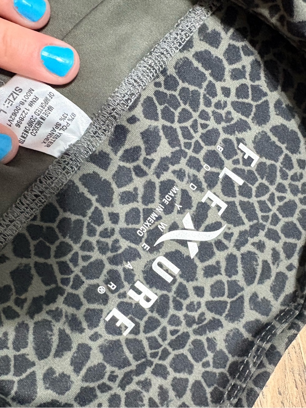 Flexure Leopard Print Cropped Leggings Women’s Size L Athletic Yoga Workout - Picture 2 of 5
